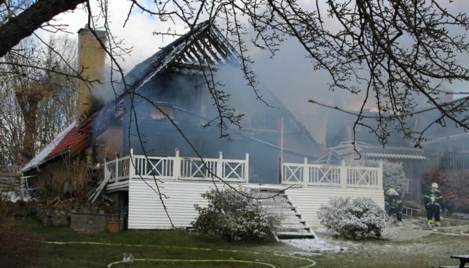 Voldsom brand i villa i Furesø. Voldsom brand i villa i Furesø.