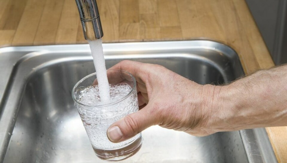 - Vi risikerer i fremtiden ikke længere at kunne levere rent drikkevand fra undergrunden til forbrugerne uden først at skulle rense det, hvilket er dyrt for samfundet og forbrugerne