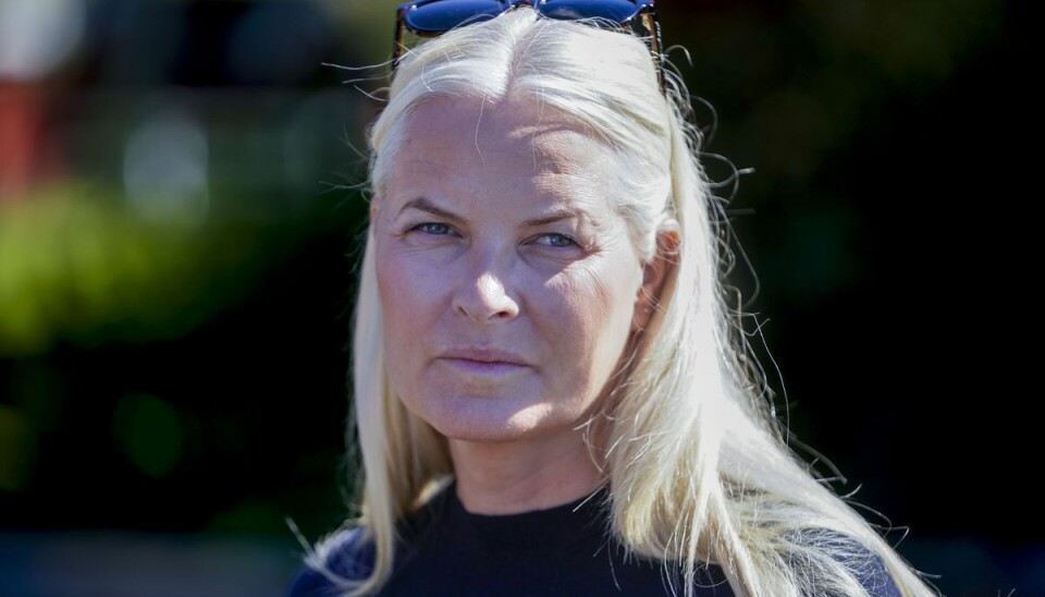 Indtrykkene stod malet i ansigtet på kronprinsesse Mette-Marit under besøget i Östra Toten