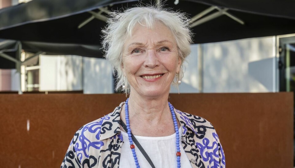 Kirsten Peuliche har i mange år stået på scenen i Hjørringrevyen. Her er hun gæst ved denne sommers premiere. Kirsten Peuliche har i mange år stået på scenen i Hjørringrevyen. Her er hun gæst ved denne sommers premiere.