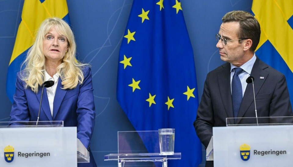 Chefen for den svenske sikkerhedstjeneste Säpo, Charlotte von Essen, og statsminister Ulf Kristersson, forklarer på et pressemøde, hvorfor Sverige har forhøjet sit terrortrusselsniveau.