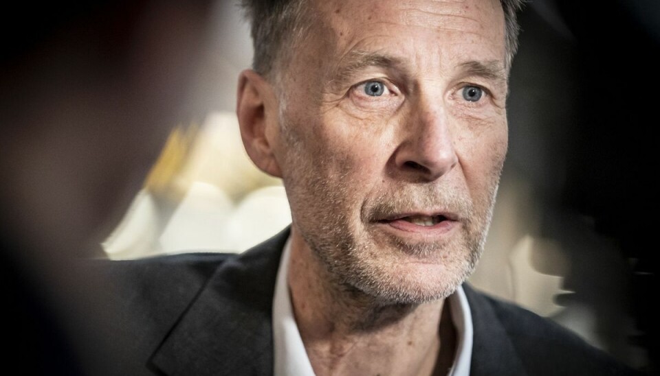 Jon Stephensen bliver løsgænger. Jon Stephensen bliver løsgænger.