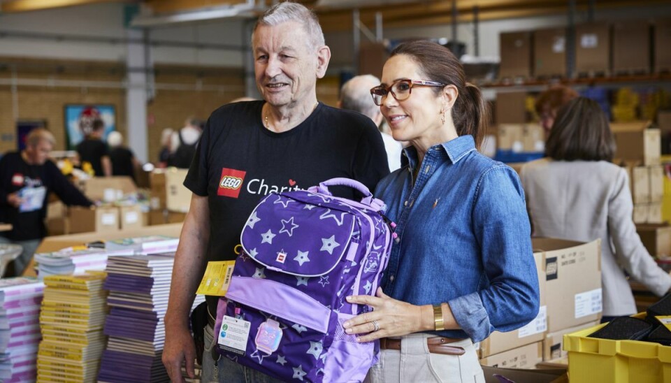 Mary pakkede rygsække til børn på krisecentre. Mary pakkede rygsække til børn på krisecentre.