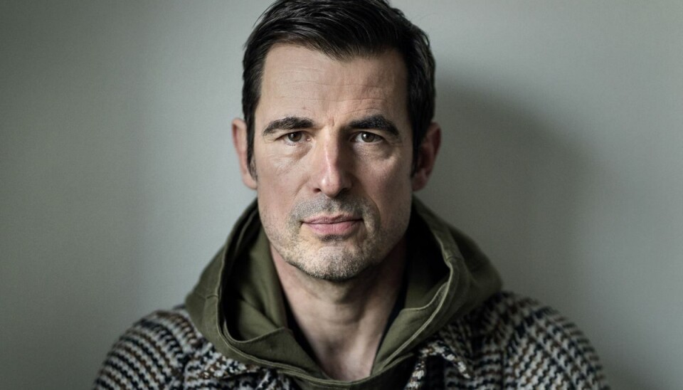 Claes Bang har stået i spidsen for 18 programmer. Nu har han givet stafetten videre til kollegaen Nicolaj Kopernikus. (Arkivfoto). Claes Bang har stået i spidsen for 18 programmer. Nu har han givet stafetten videre til kollegaen Nicolaj Kopernikus. (Arkivfoto).