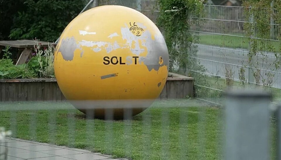Børnehaven Solstrålen har fået et påbud af Arbejdstilsynet efter voldsepisoder. Børnehaven Solstrålen har fået et påbud af Arbejdstilsynet efter voldsepisoder.