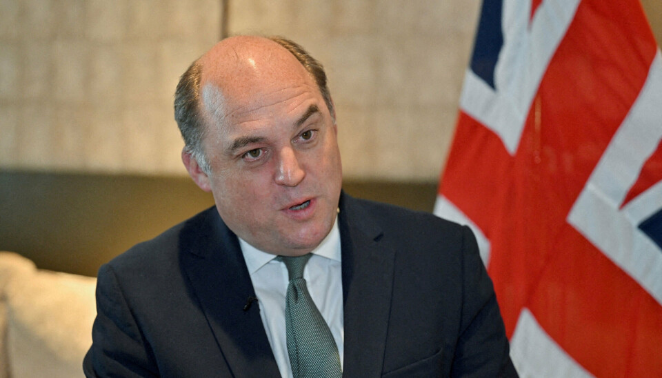 Den britiske forsvarsminister, Ben Wallace, trækker sig og advarer om, at 'verden kommer til at blive mere ustabil og usikker i løbet af det næste årti'. Den britiske forsvarsminister, Ben Wallace, trækker sig og advarer om, at 'verden kommer til at blive mere ustabil og usikker i løbet af det næste årti'.