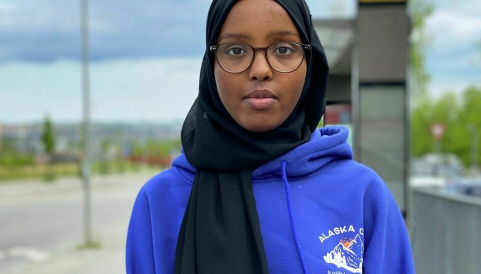Henvisning med bus til skoler langt fra hjemmet gjorde, at Selma Abdinasir Jama følte sig stigmatiseret og mobbet fra 6. til 8. klasse. Foto: TV2 Østjylland.