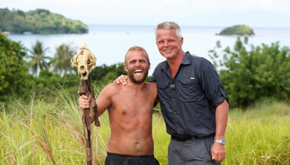 Corona aflyser populært tv-program Henrik Andersen fra Solrød vandt 2016-udgaven af “Robinson Ekspeditionen”. Her ses han med programmets mangeårige vært, Jakob Kjeldberg. Foto: /Free