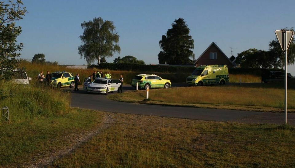 Politiet var talstærkt til stede på en adresse i Vallø for at anholde en mand, der havde fremsagt en række alvorlige trusler. Foto: Presse-fotos.dk