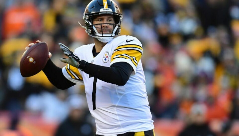 Pittsburgh Steelers’ quarterback Ben Roethlisberger fik en albueskade i anden kamp af den seneste sæson, hvilket kostede ham hele sæsonen. (Arkivfoto.) Foto: Ron Chenoy/Scanpix