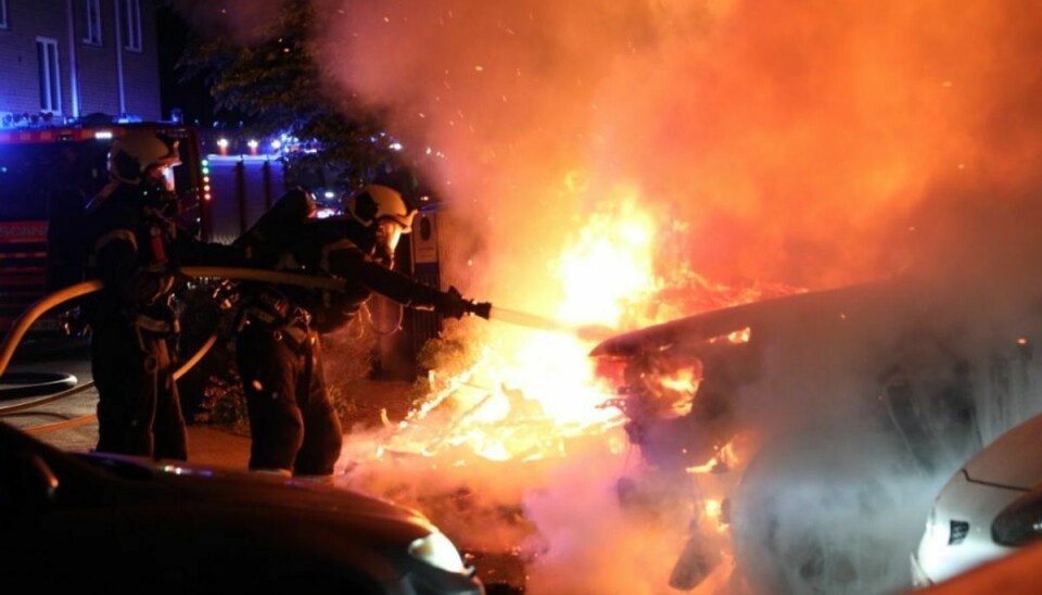 Brandene omfattede blandt andet biler, der stod i flammer. Foto: Presse-fotos.dk