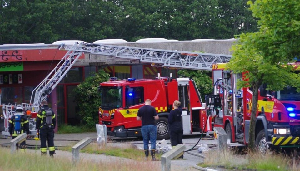Der var ikke fare for omkringliggende bygninger. Foto: Øxenholt Foto Der var ikke fare for omkringliggende bygninger. Foto: Øxenholt Foto