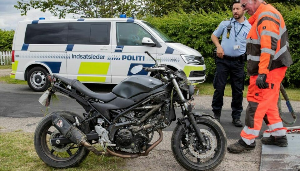 En 22-årig kvindelig motorcyklist er kommet alvorligt til skade. Hun kørte sammen med en personbil. Foto: Rasmus Skaftved