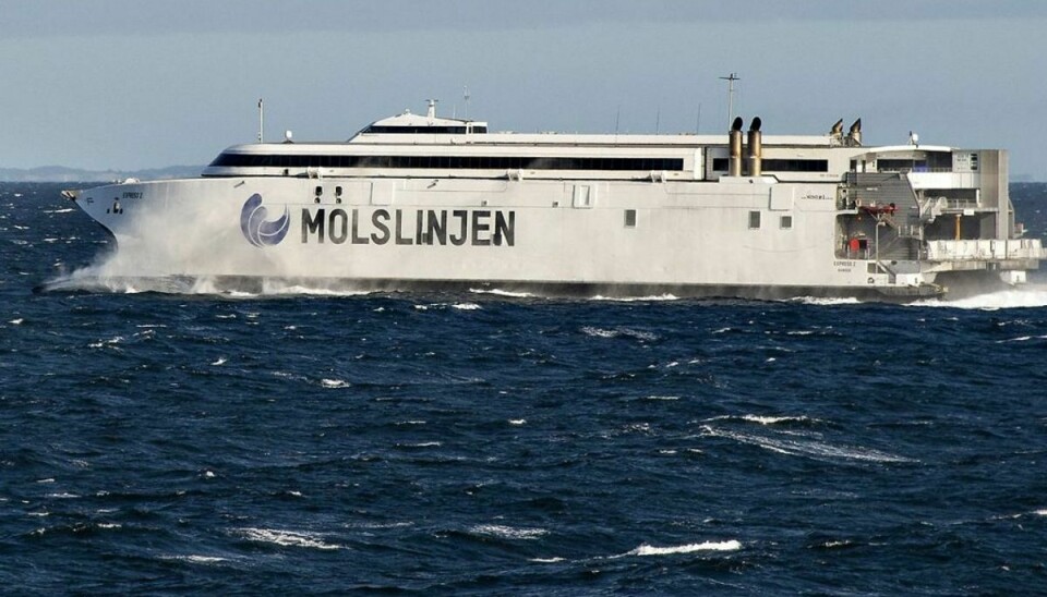 Det var Molslinjens store Express 1 og Express 2, der næsten havde sejlet ind i hinanden.