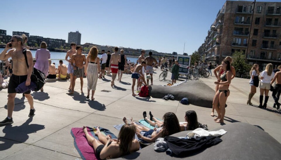 Forsamlingsforbuddet bliver hævet fra mandag, så det nu er tilladt at være op til 50 personer i en forsamling. KLIK VIDERE OG SE, HVAD DER KAN GENÅBNE I HENHOLDSVIS FASE TRE OG FASE 4. (Foto: Liselotte Sabroe/Ritzau Scanpix) Foto: Liselotte Sabroe/Scanpix Forsamlingsforbuddet bliver hævet fra mandag, så det nu er tilladt at være op til 50 personer i en forsamling. KLIK VIDERE OG SE, HVAD DER KAN GENÅBNE I HENHOLDSVIS FASE TRE OG FASE 4. (Foto: Liselotte Sabroe/Ritzau Scanpix) Foto: Liselotte Sabroe/Scanpix
