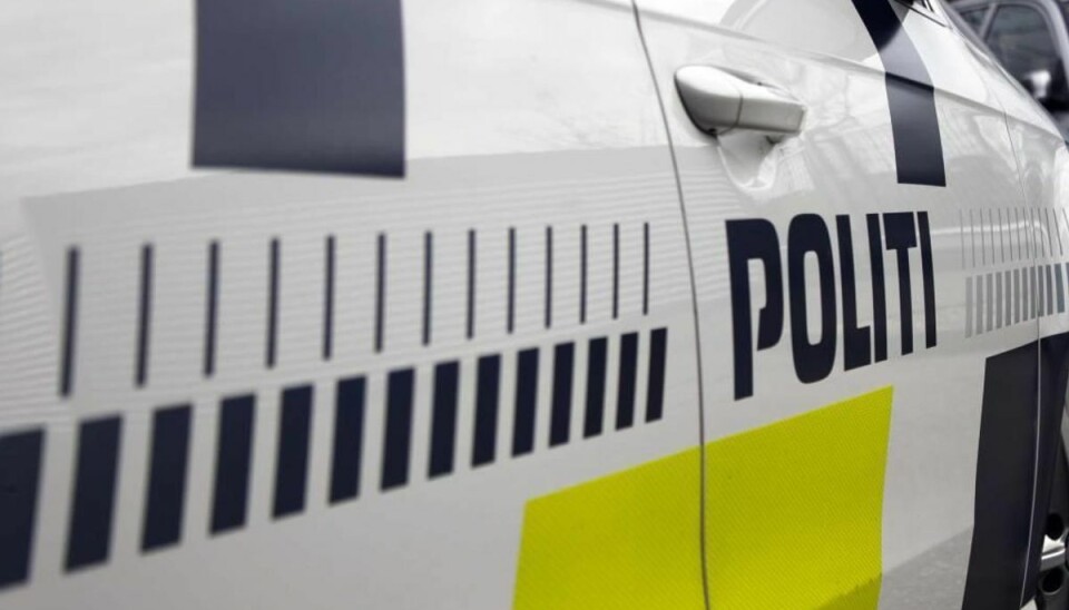 Mand tissede på gaden over for politistationen Foto: Elo Christoffersen (Arkivfoto)