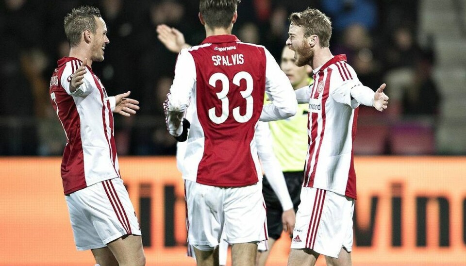 AaB nedlægger Viborg i årets sidste opgør AaB sluttede efterårs-sæsonen i Superligaen med en 2-0 sejr over Viborg FF på mål scoret af Rasmus Jönsson og Thomas Enevoldsen. Foto: Scanpix.