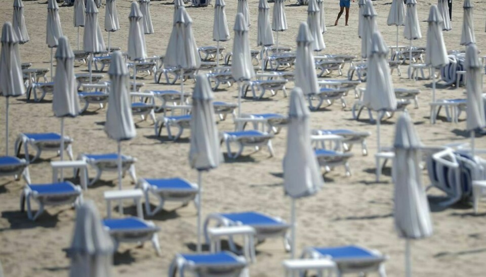 Slut med Sunny Beach for solhungrende danskere. Foto: REUTERS/Stoyan Nenov