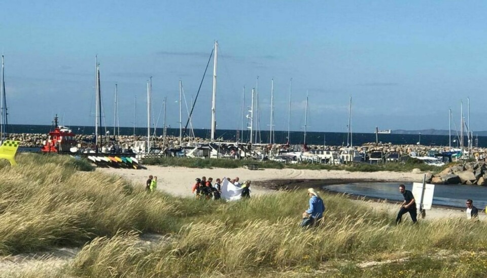 Tirsdag eftermiddag blev tre brødre fanget i et revlehul ved Hornbæk strand. Foto. Presse-fotos.dk