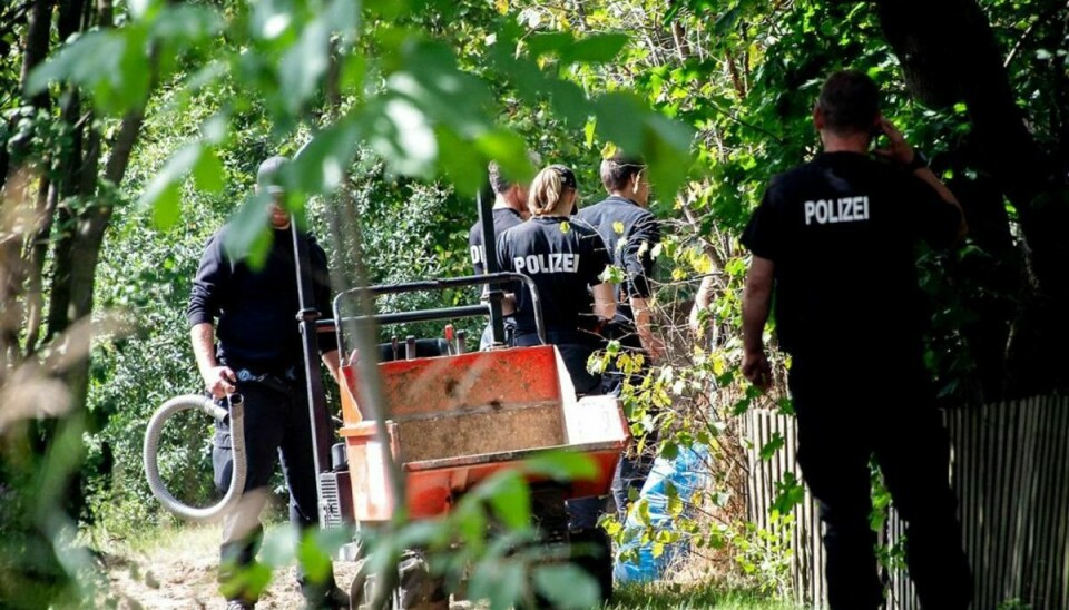 Tysk politi vil ikke sige noget om det graverarbejde de har foretaget de seneste dage i Maddie-sagen. Foto: Hauke-Christian Dittrich / AFP