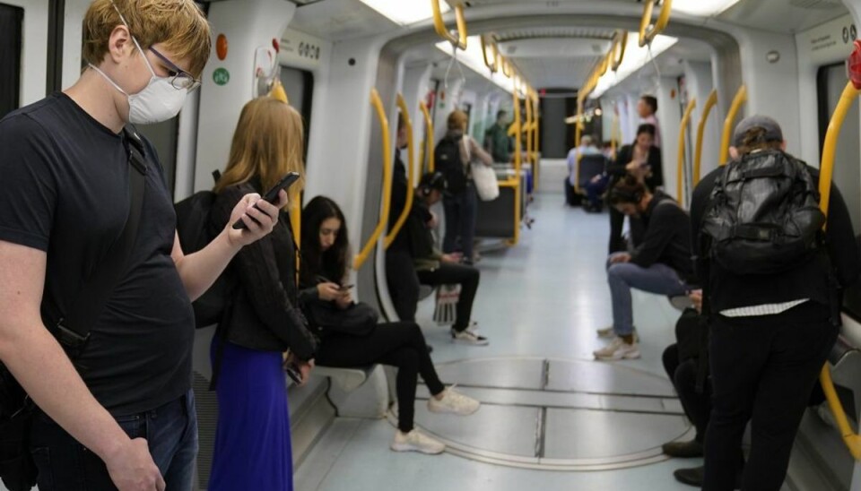 Se billederne: Få mundbind i metroen mandag morgen