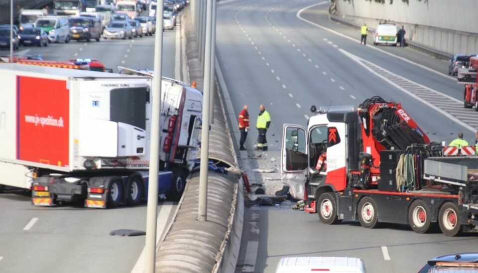 Flere tog billeder af en alvorlig ulykke. Det kommer nu til at koste. Foto: Presse-fotos.dk.