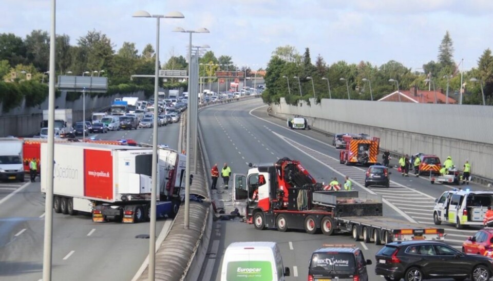 Flere tog billeder af en alvorlig ulykke. Det kommer nu til at koste. Foto: Presse-fotos.dk.