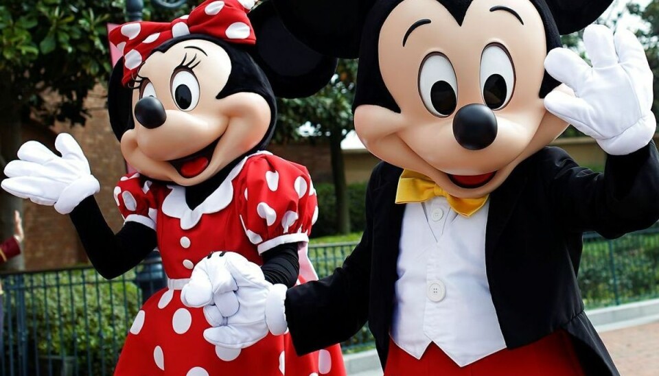 Tiffini Hale er kendt fra det amerikanske tv-program 'Mickey Mouse Club'. Tiffini Hale er kendt fra det amerikanske tv-program 'Mickey Mouse Club'.
