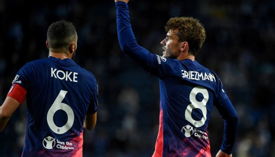 Antoine Griezmann (th.) og anfører Koke (tv.) er blandt de nyeste smittede i Atlético Madrid. (Arkivfoto) Antoine Griezmann (th.) og anfører Koke (tv.) er blandt de nyeste smittede i Atlético Madrid. (Arkivfoto)