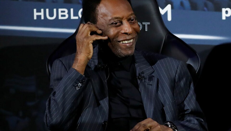 Fodboldlegenden Pelé sørger over tabet af sin ven og tidligere holdkammerat Dorval Rodrigues. Fodboldlegenden Pelé sørger over tabet af sin ven og tidligere holdkammerat Dorval Rodrigues.