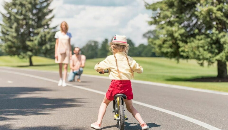 Klik igennem galleriet for at få de bedste tip til give dit barn en sikker start på cyklen.