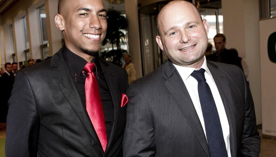 Søren Pape hemmeligt gift Den konservative formand, Søren Pape Poulsen, og hans kæreste Josue Medina Vasquez. Nu er de blevet gift.