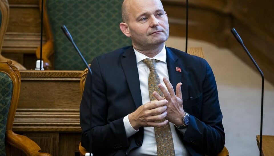 Søren Pape (K) vil ikke spekulere i, hvad der kan stå i statsministerens slettede sms'er. Men mener, at er mistænksomt, at man pludseligt er begyndt at slette sms'er.