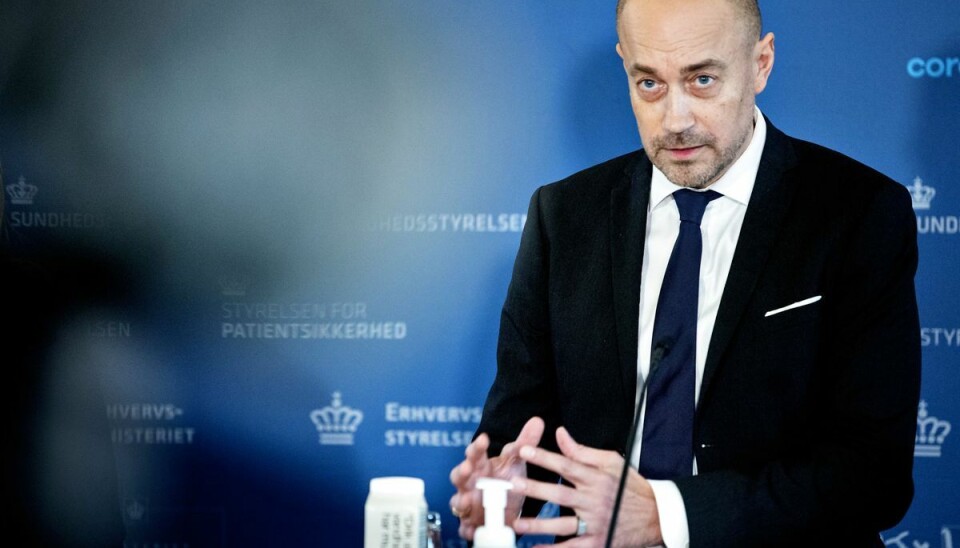 Mandag træder flere restriktioner i kraft. Den ny variant bevirker dog ikke yderligere tiltag, siger Magnus Heunicke. Mandag træder flere restriktioner i kraft. Den ny variant bevirker dog ikke yderligere tiltag, siger Magnus Heunicke.