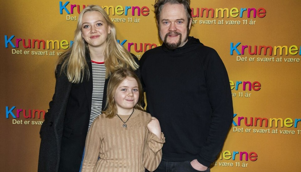 Esben Dalgaard har døtrene Olivia på 16 år og Alberte, som er ni år gammel. Han har glædet sig til at se i deres reaktioner på hans rolle i den nye Krummerne-film, og om de også kan genkende dele af ham i Krummefar-karakteren. (Arkivfoto). Esben Dalgaard har døtrene Olivia på 16 år og Alberte, som er ni år gammel. Han har glædet sig til at se i deres reaktioner på hans rolle i den nye Krummerne-film, og om de også kan genkende dele af ham i Krummefar-karakteren. (Arkivfoto).