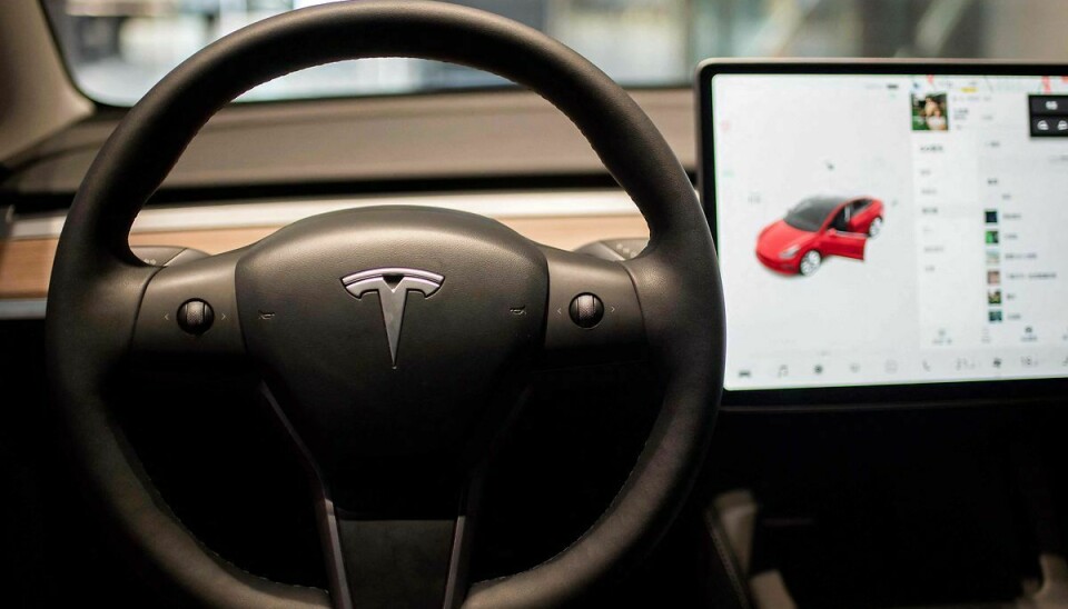 Det amerikanske bilfabrikant Tesla tilbagekalder næsten 500.000 biler