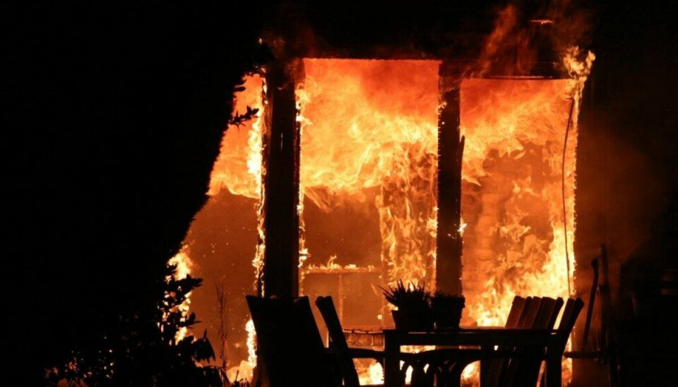 En villa i Aarup stod i kæmpe flammer. En villa i Aarup stod i kæmpe flammer.