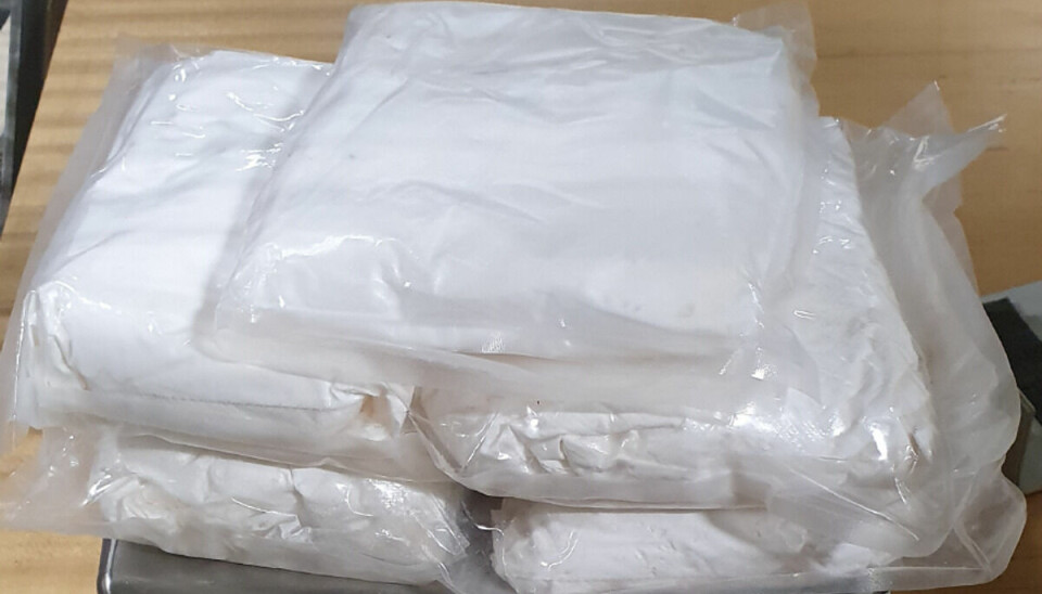 Toldere finder 5,2 kilo stoffer i en postpakke