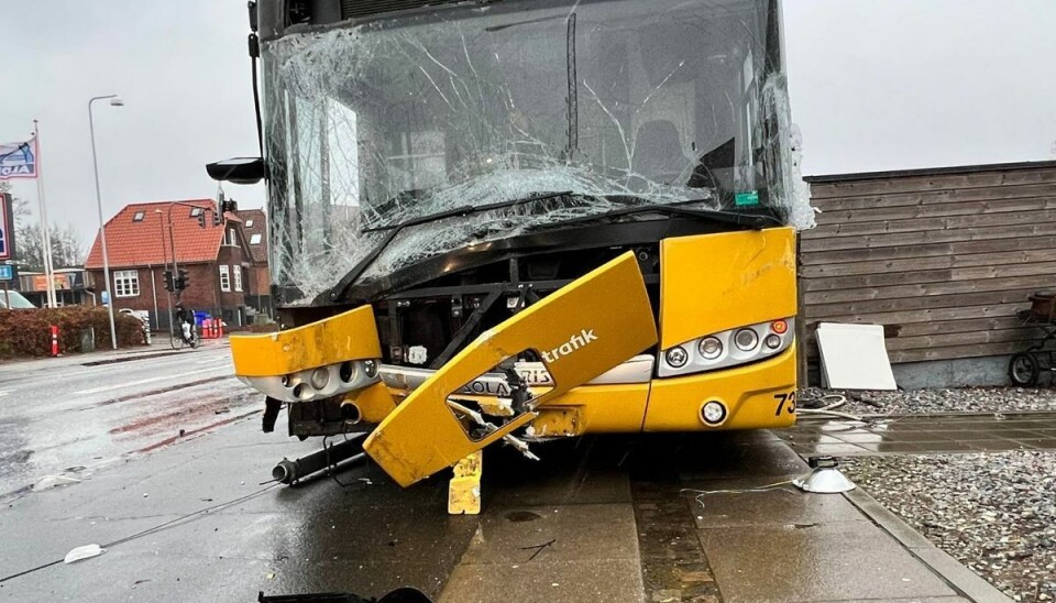 Bus torpederer trafiklys