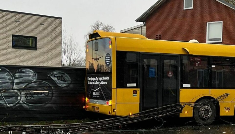 Bus torpederer trafiklys