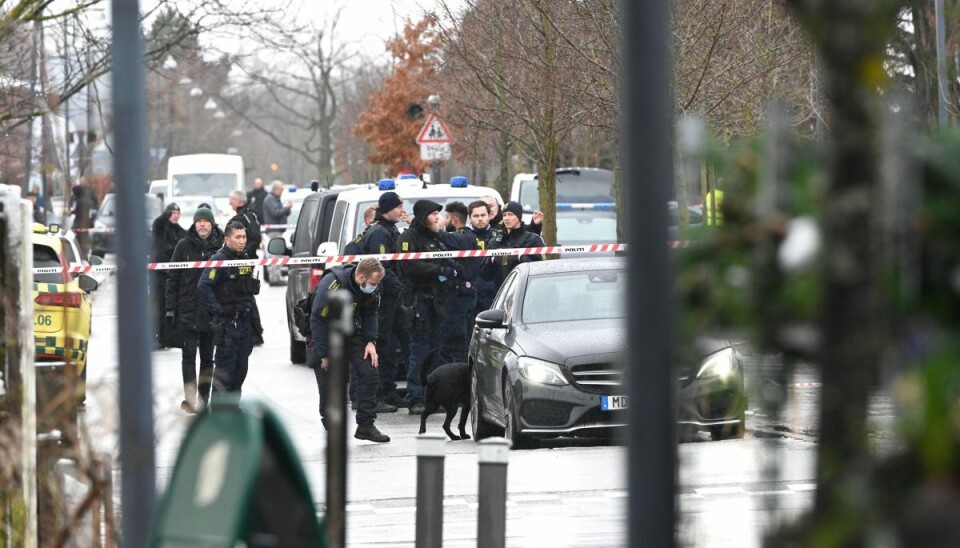 Politiindsats omkring Islevbrovej i Rødovre fredag den 3. december 2021. Politiet oplyser, at de er massivt til stede på Islevbrovej i Rødovre i forbindelse med skyderi. Politiindsats omkring Islevbrovej i Rødovre fredag den 3. december 2021. Politiet oplyser, at de er massivt til stede på Islevbrovej i Rødovre i forbindelse med skyderi.