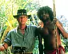 David Gulpilil (th) står her sammen med hovedrolleindehaveren i 'Crocodile Dundee', Paul Hogan.