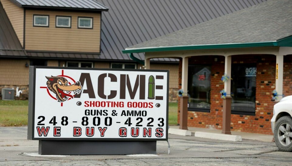 I denne butik menes James Crumbley at have købt en pistol til sin 15-årige søn, der nu er sigtet for at have udført et skoleskyderi.