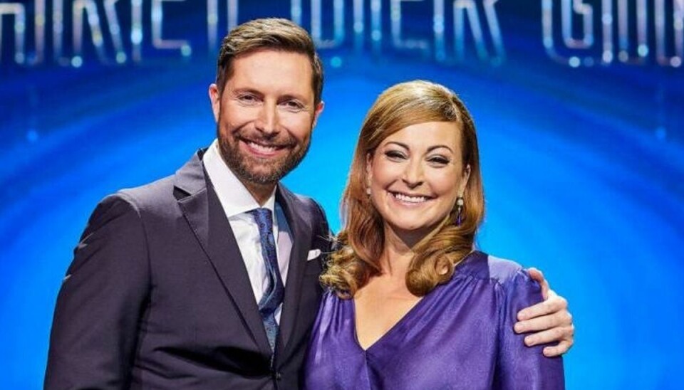 Kåre Quist og Stéphanie Surrugue er igen værter for 'Året der gik', som får deltagelse af årets hovedpersoner. (PR-foto). Kåre Quist og Stéphanie Surrugue er igen værter for 'Året der gik', som får deltagelse af årets hovedpersoner. (PR-foto).