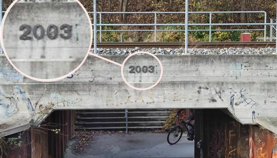 Tilbage til nutiden: Nu står der igen 2003 på broen.
