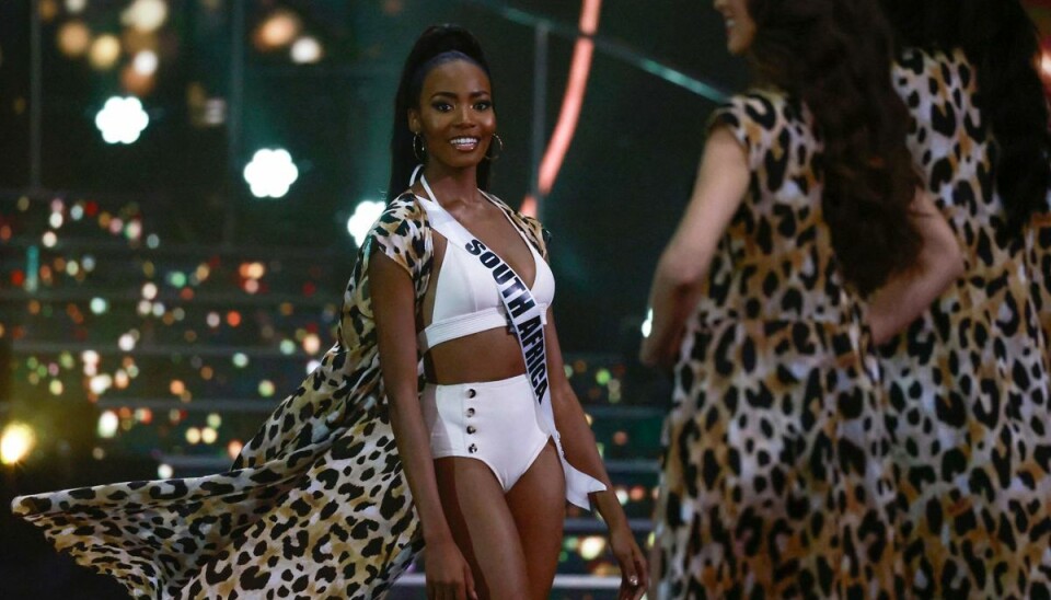 Miss South Africa, Lalela Mswane, der blev nummer tre ved årets Miss Universe konkurrence. Miss South Africa, Lalela Mswane, der blev nummer tre ved årets Miss Universe konkurrence.