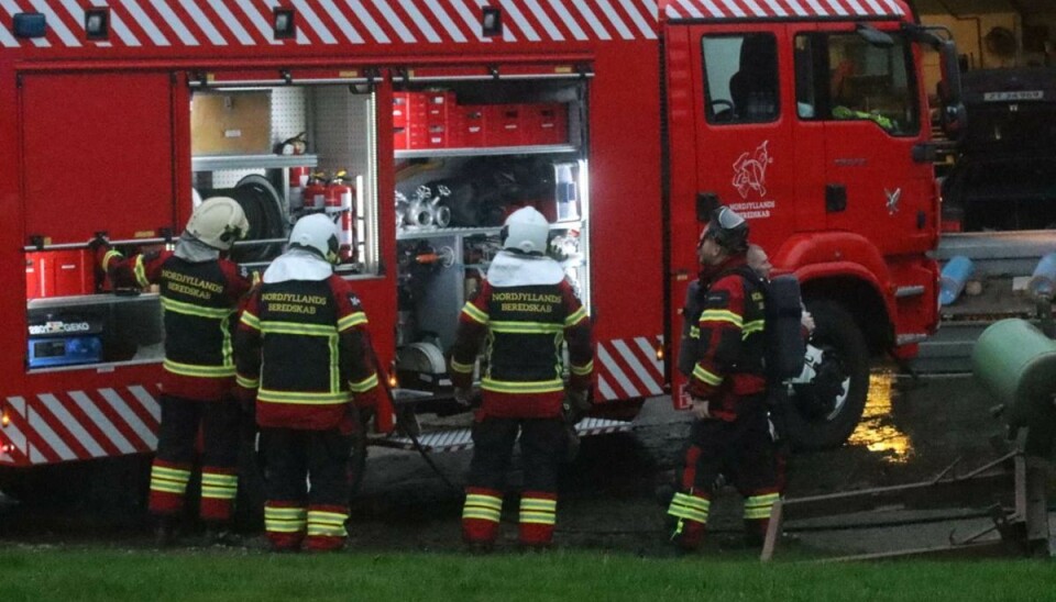 Politi og brandvæsen var til stede, da der opstod brand i en lade Politi og brandvæsen var til stede, da der opstod brand i en lade
