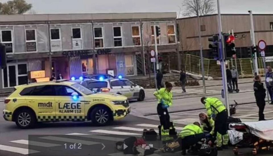 Den 16-årige dreng fra Aarhus er lagt i kunstig koma efter ulykken søndag eftermiddag i Brabrand.