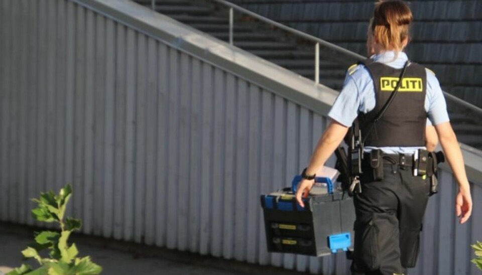 Der løb et brag: Så kom politiet Politiet kaldte torsdag morgen situationen for en “mistænkelig hændelse.” Foto: Presse-fotos.dk.
