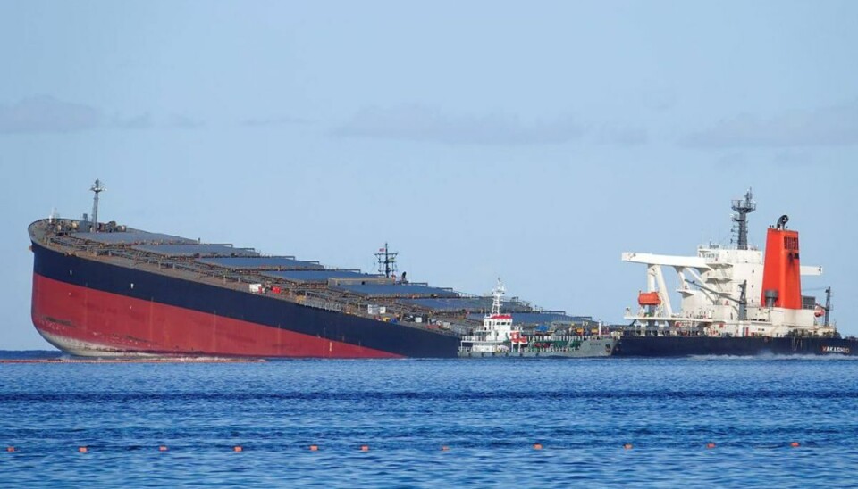 MV Wakashio begyndte at lække olie i sidste uge. Foto: Scanpix